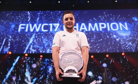 Чемпионом мира по FIFA стал англичанин Спенсер «Gorilla» Илинг