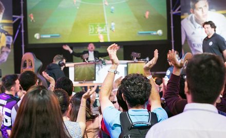 ВСЕМИРНОЕ СОРЕВНОВАНИЕ ПО EA SPORTS™ FIFA