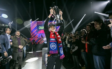 16-летний киберспортсмен выиграл первый крупный чемпионат по FIFA 18